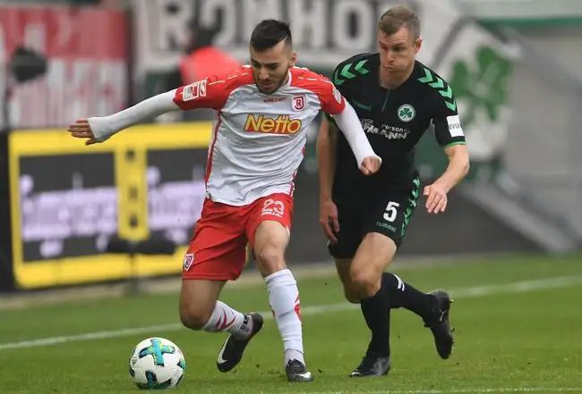 的背后都隐 的背后都隐